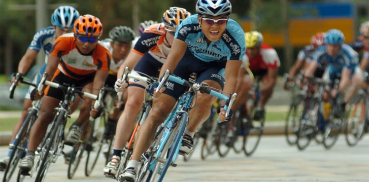 ¿CÓMO ENTRENA DE UN CICLISTA PROFESIONAL DE RUTA?