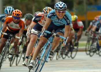 ¿CÓMO ENTRENA DE UN CICLISTA PROFESIONAL DE RUTA?